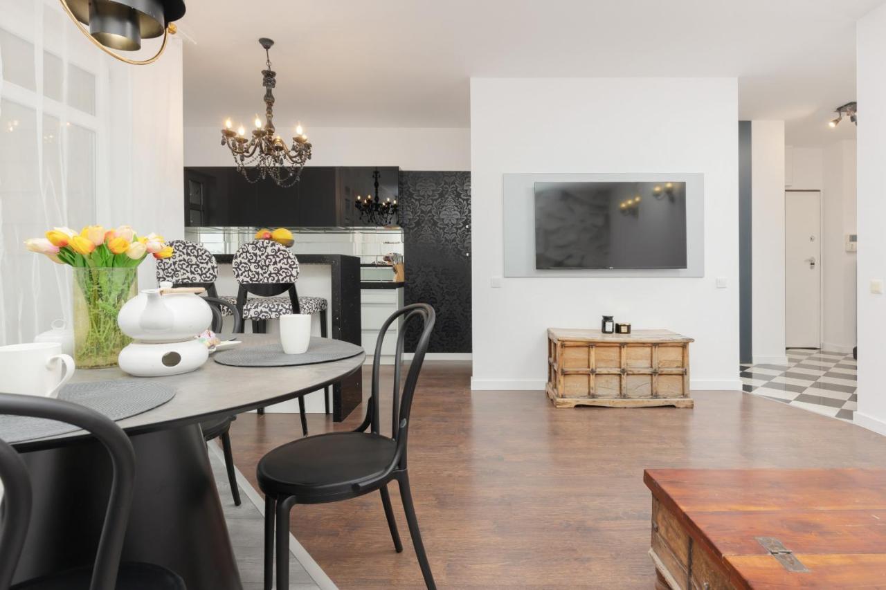 Apartment Blonia Wilanowskie By Renters Warsaw