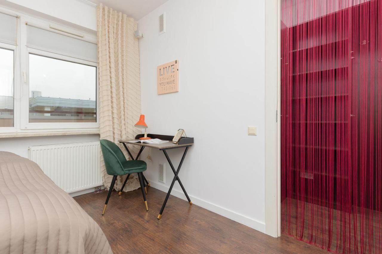 Apartment Blonia Wilanowskie By Renters Warsaw