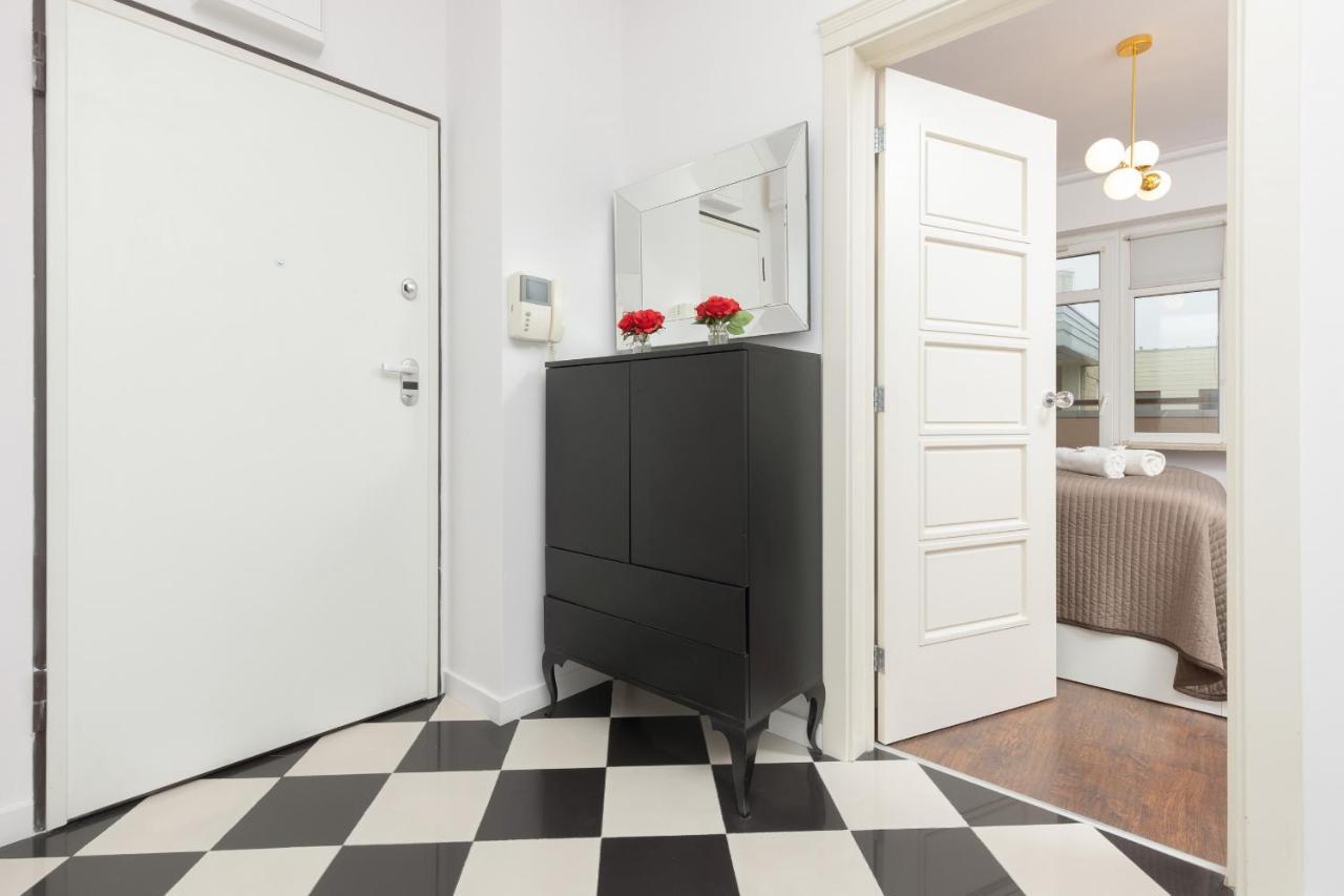 Blonia Wilanowskie By Renters Apartment