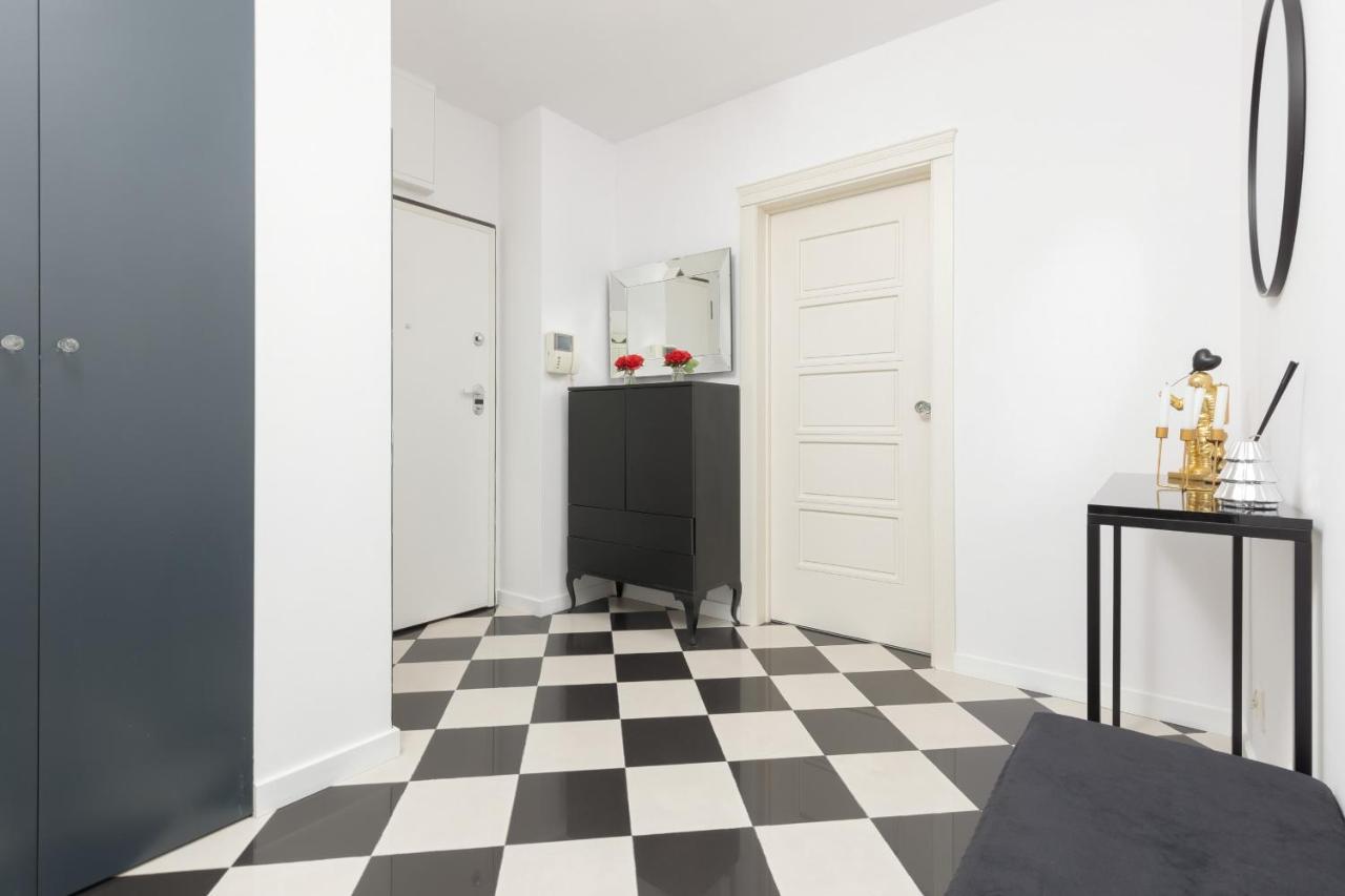 Apartment Blonia Wilanowskie By Renters Warsaw